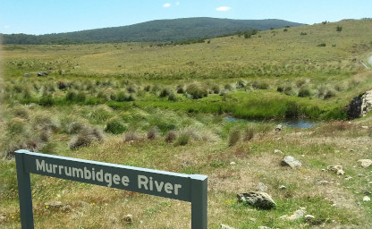 image of sign 
                                                for Murrumbidgee River at Long Plain Road
